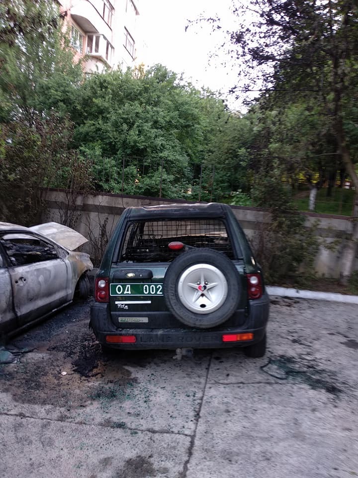 "Кремль пакостит": в Ривне сожгли авто известному волонтеру