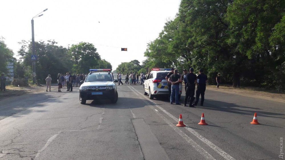 Жахливе ДТП в Одесі: люди заблокували "дорогу смерті"