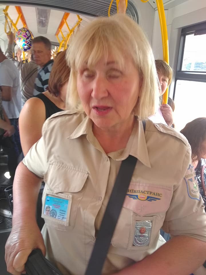 "Это надзиратель!" В Киеве вспыхнул скандал в трамвае
