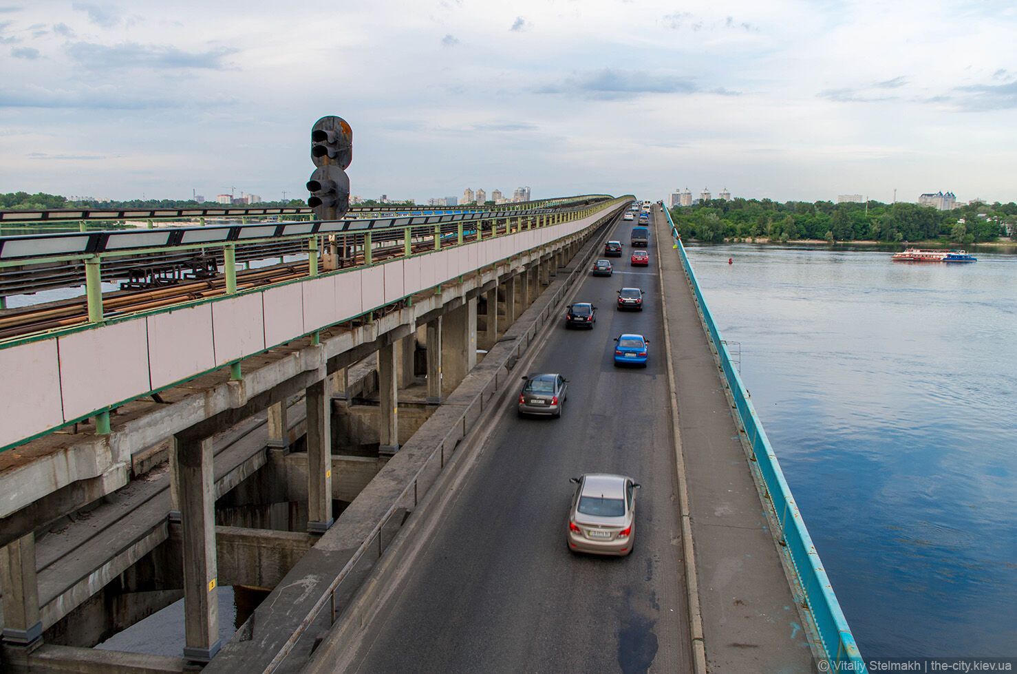 В Киеве скоро обвалится мост? У Кличко рассказали о проблеме