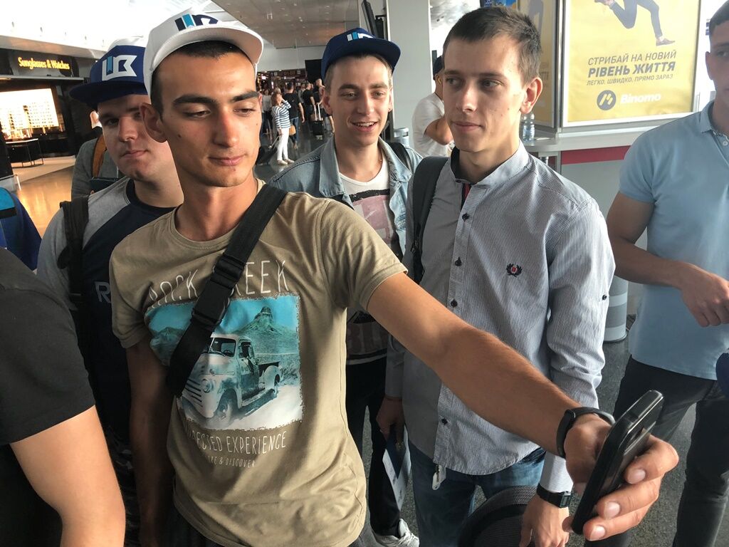 Юные украинские моряки отправились на профильный форум в Грецию