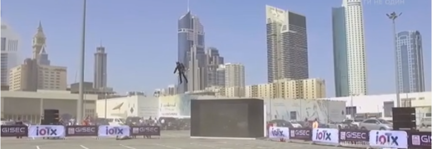 В ОАЭ "железный человек" взлетел в небо: невероятное видео