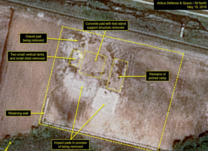 КНДР знищила останній ядерний полігон Ихара: фото до і після