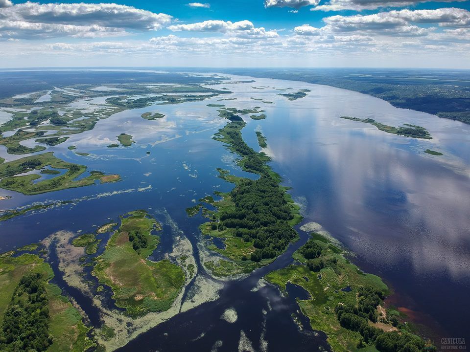 Плавні Дніпра з висоти: опубліковані неймовірні фото