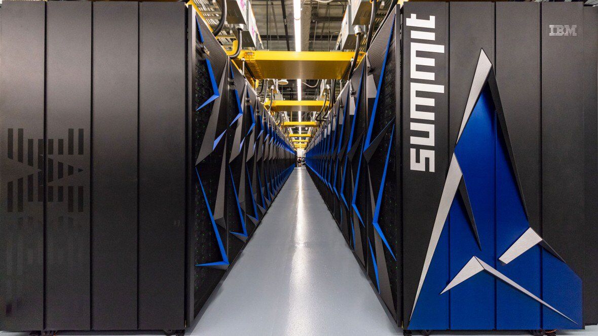 В США создали мощнейший суперкомпьютер в мире: опубликовано фото