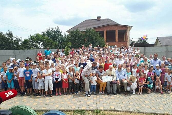  Моисей и все-все-все: в Украине нашли уникальную семью из трех сотен членов