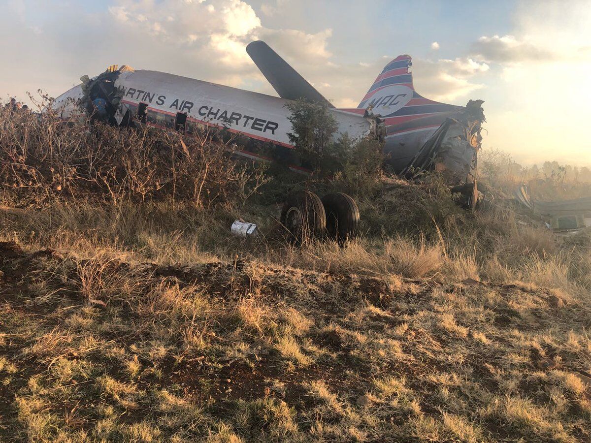 У ПАР розбився пасажирський літак: перші фото з місця трагедії