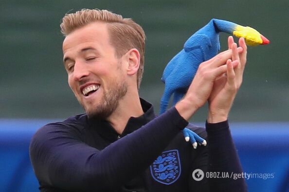 Англійські футболісти розважилися з курками на ЧС-2018
