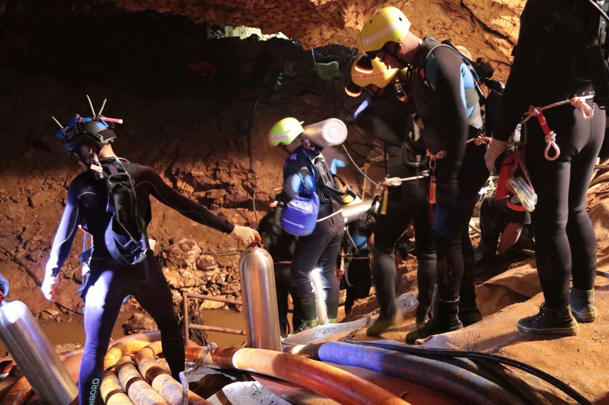 В Таиланде из затопленной пещеры освободили всех детей: как это было