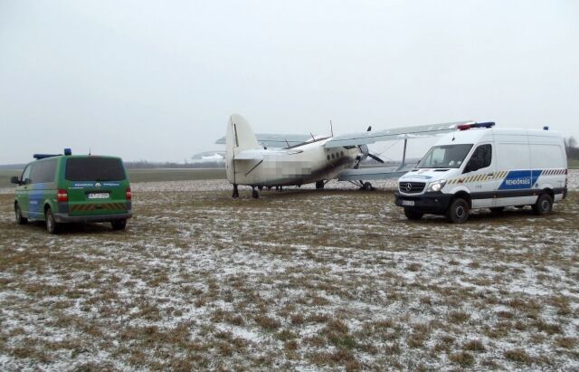 В Угорщині затримали український літак із нелегалами