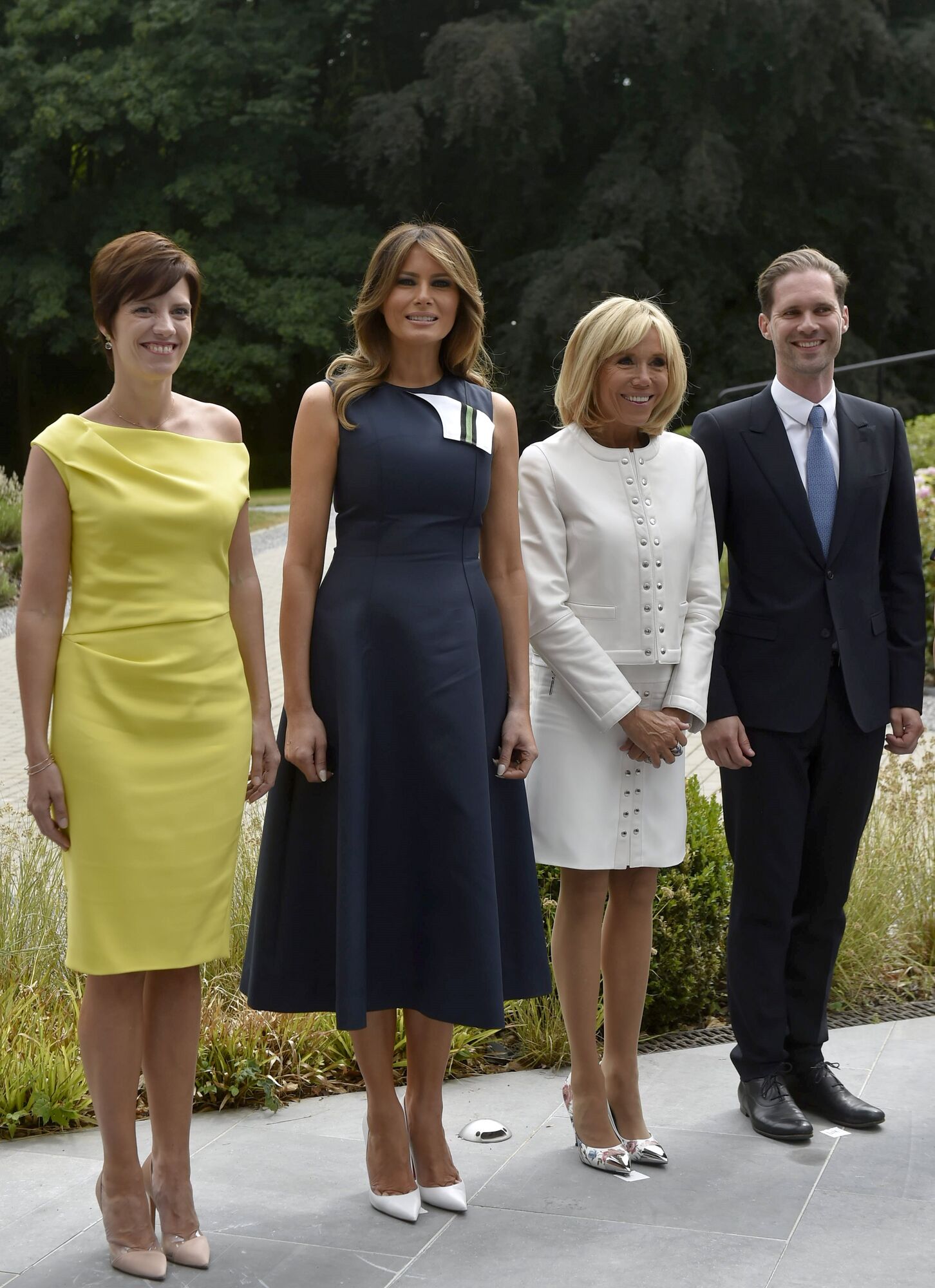 Мелания Трамп, Брижит Макрон, премьер-министр Люксембурга Ксавье Беттель и Амели Дербаудренгьен (жена бельгийского премьера Шарля Мишеля).