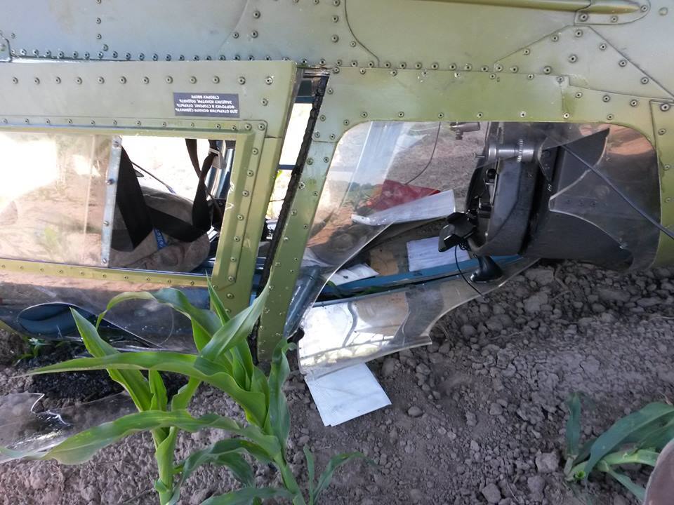 Под Киевом перевернулся самолет: пассажирку уверяют, что "ее там не было"