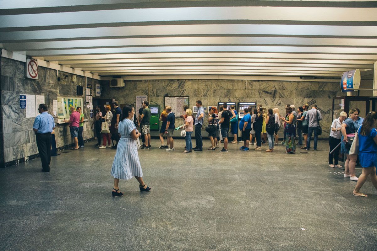 Подорожание проезда в Киеве вызвало "коллапс" у касс в метро