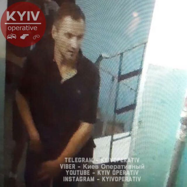 В Киеве воры-домушники попали на камеру наблюдения