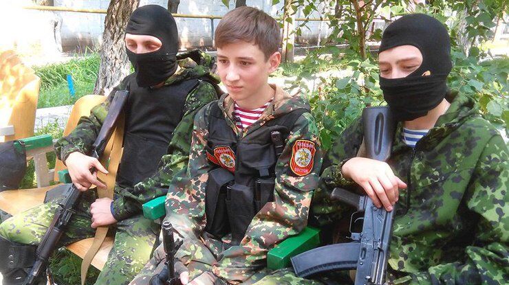 Українським дітям окупанти агресивно прищеплюють ненависть до України