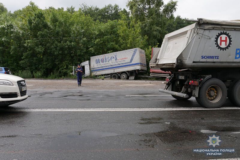 Чорна п'ятниця: в Україні в чотирьох кривавих ДТП загинули понад 20 людей