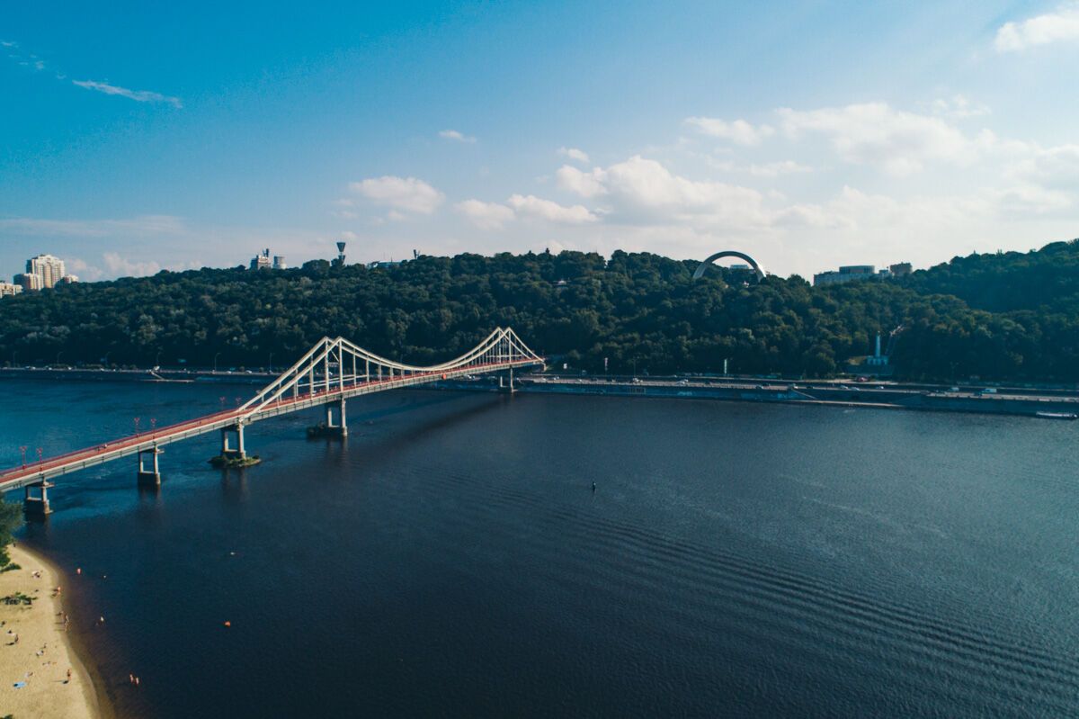 З'явилися чарівні фото Труханового острова в Києві з повітря