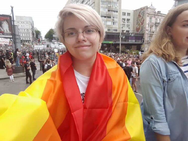 "Хотел уйти в монахи": ЛГБТ в Украине откровенно рассказали о своей жизни