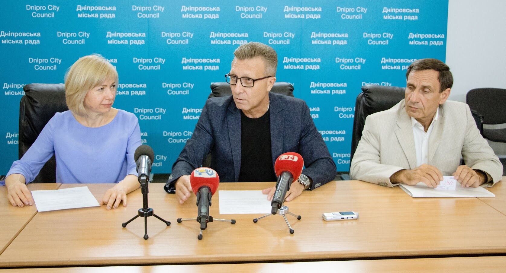 Перше в Україні: Дніпро запровадило медстрахування педагогів