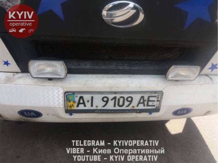 Побиття поліцейського у маршрутці під Києвом: обвинувачений водій втрапив у новий скандал