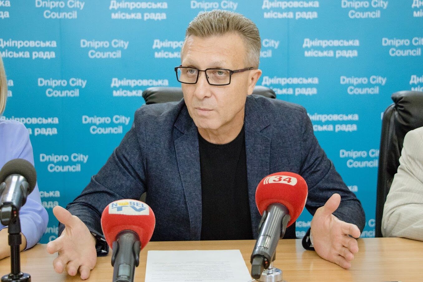 Перше в Україні: Дніпро запровадило медстрахування педагогів