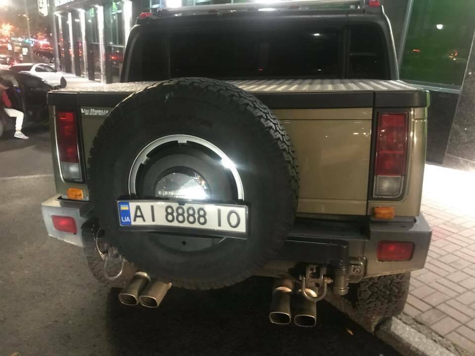 У Києві мажор на Hummer збив насмерть дитину і намагався втекти: опубліковані фото і відео