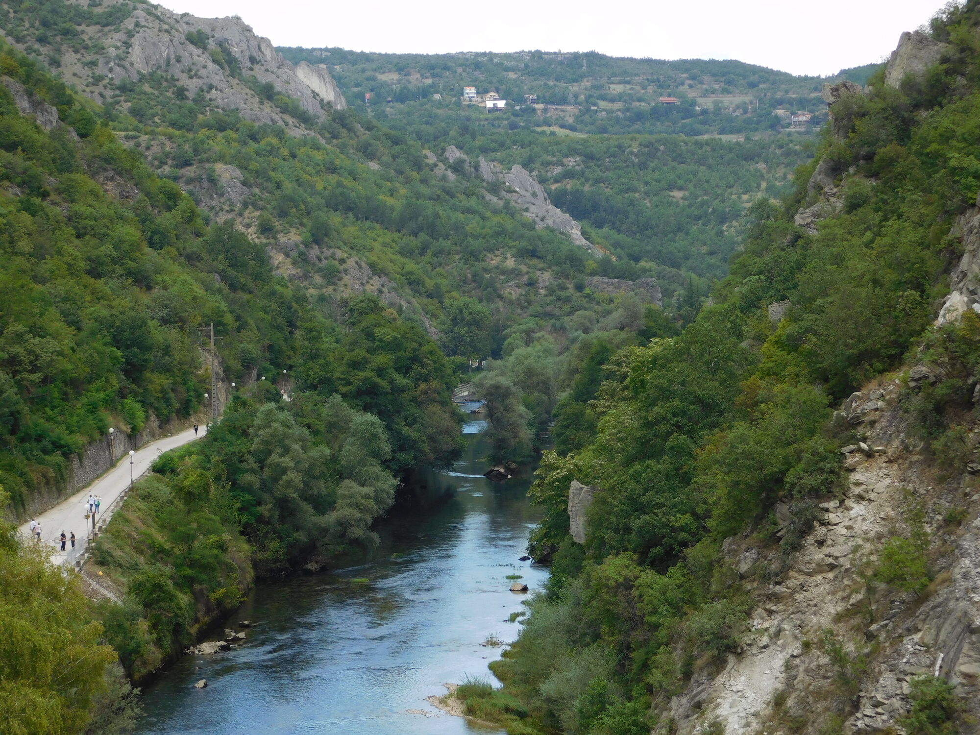 Чим вражає каньйон Матка: захоплюючі фото з Македонії