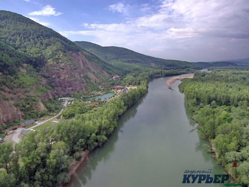 По воздуху над Карпатами: опубликованы невероятные фото и видео