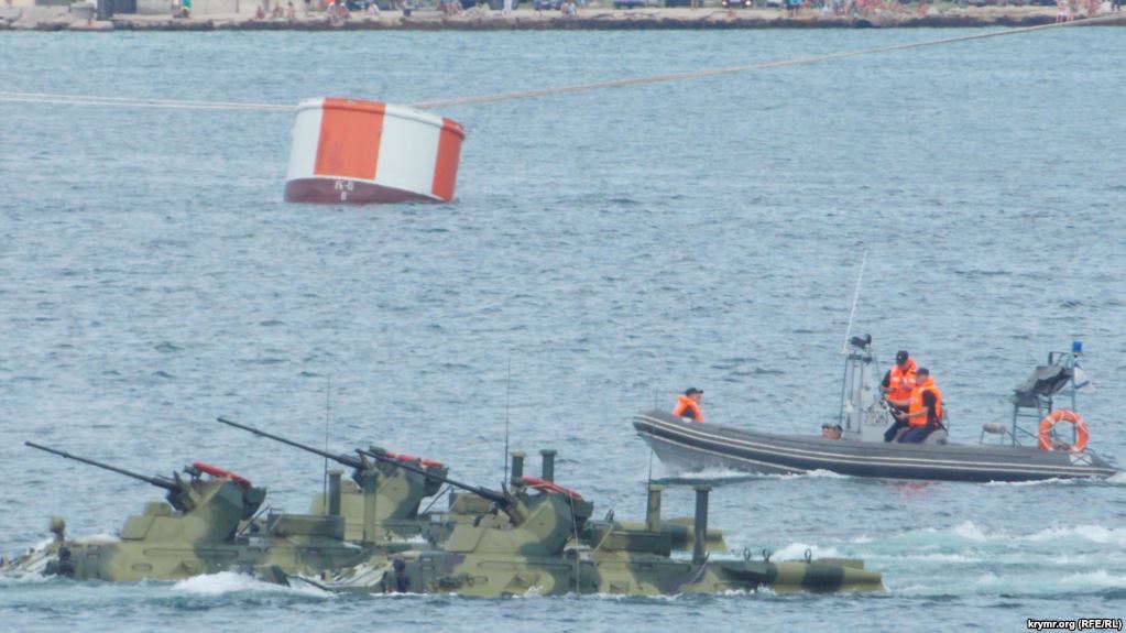 Ледве не потонув: російські військові епічно зганьбилися в Севастополі