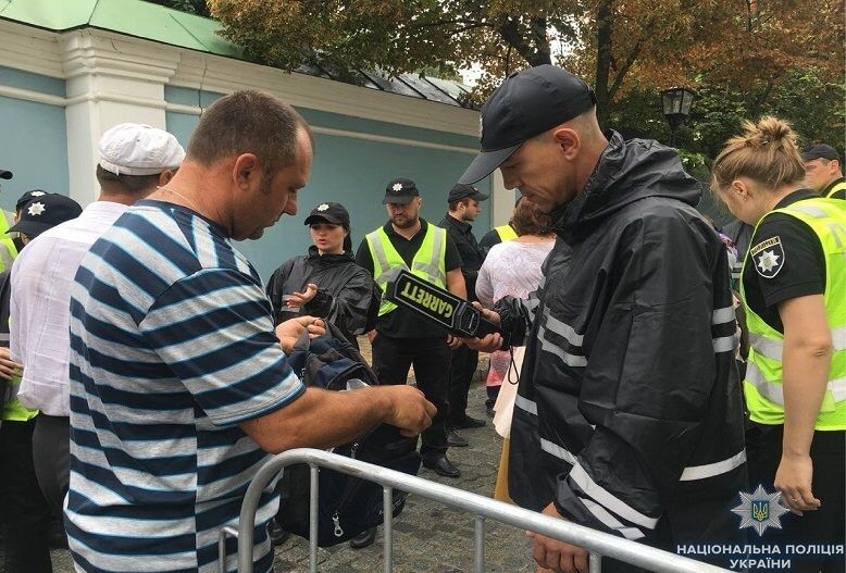В Киеве прошел Крестный ход УПЦ МП: все подробности, фото и видео