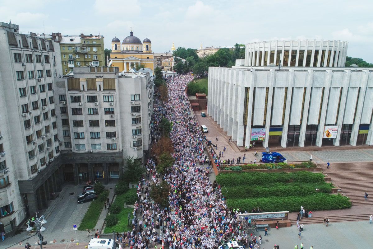 Хресна хода в Києві: з'явилися фото з висоти пташиного польоту