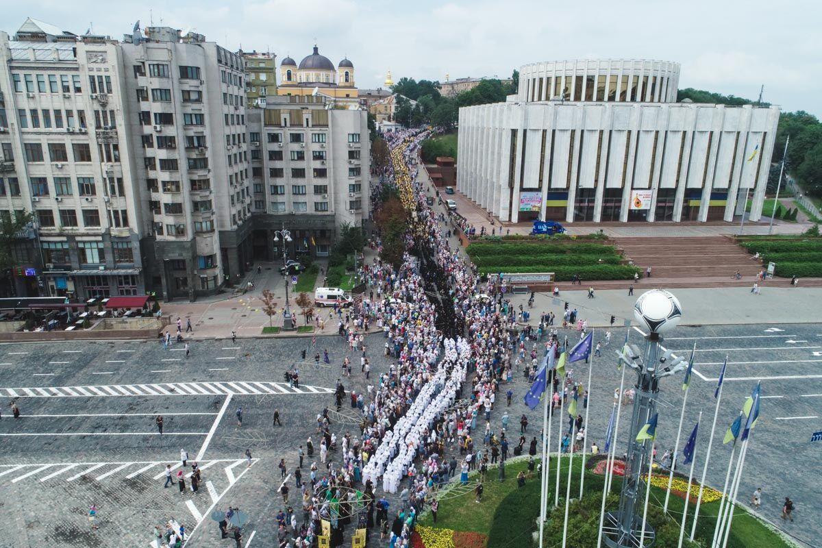 Хресна хода в Києві: з'явилися фото з висоти пташиного польоту