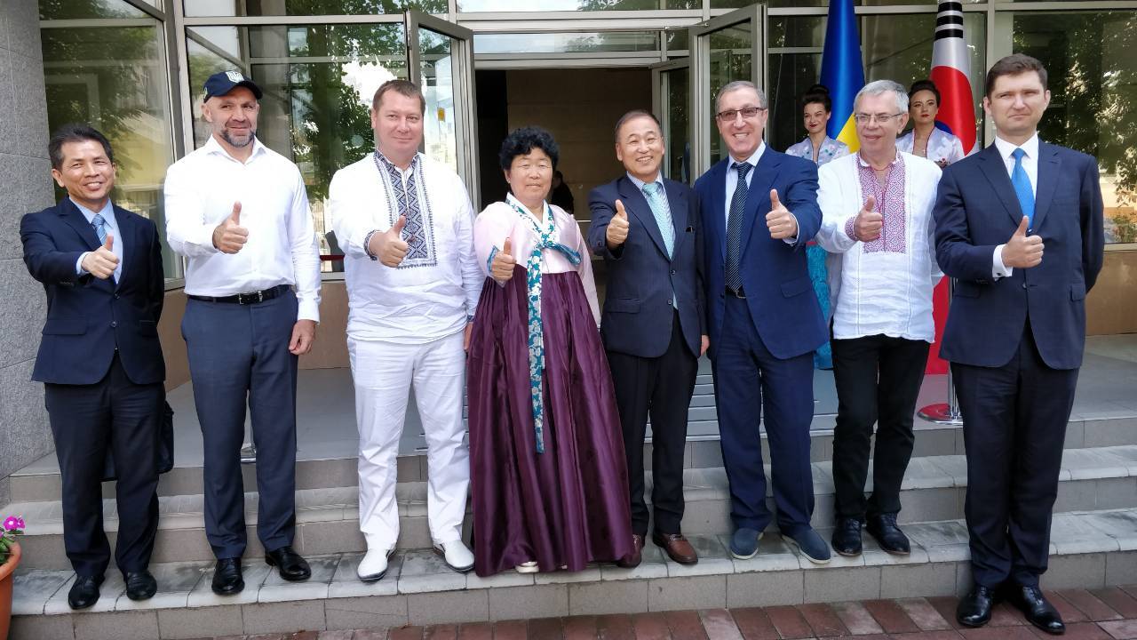 У Херсоні відбулося відкриття Почесного консульства Республіки Корея