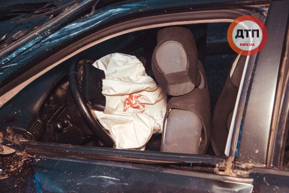 У Києві п'яний протаранив авто з немовлям всередині: подробиці ДТП