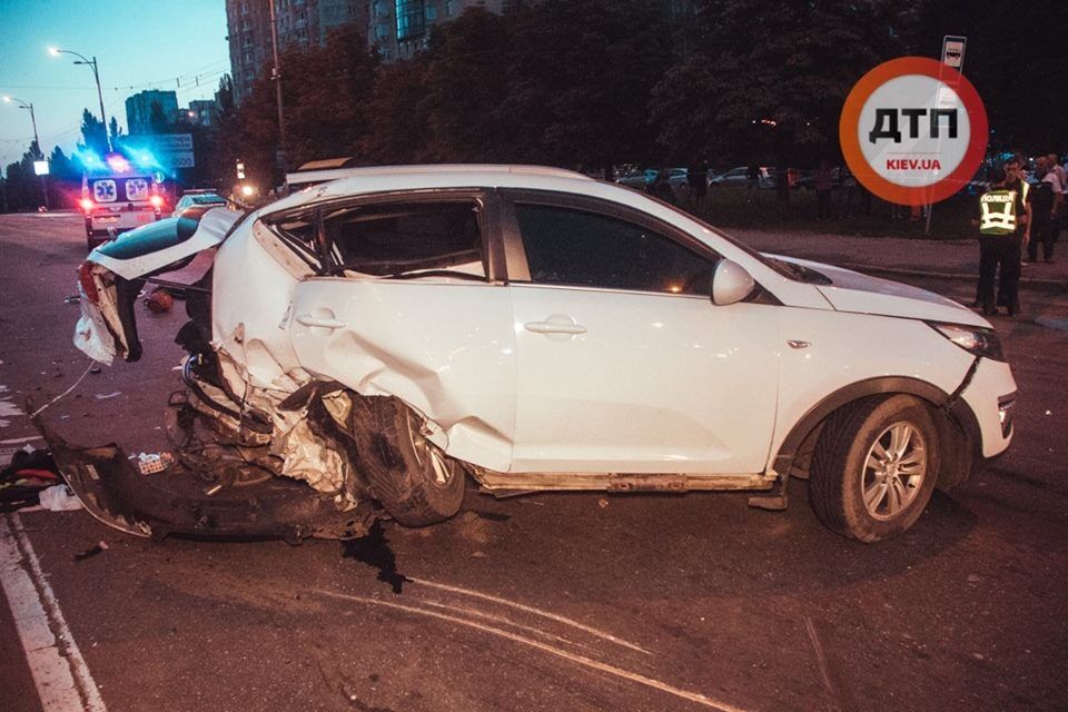 В Киеве пьяный протаранил авто с младенцем внутри: подробности ДТП