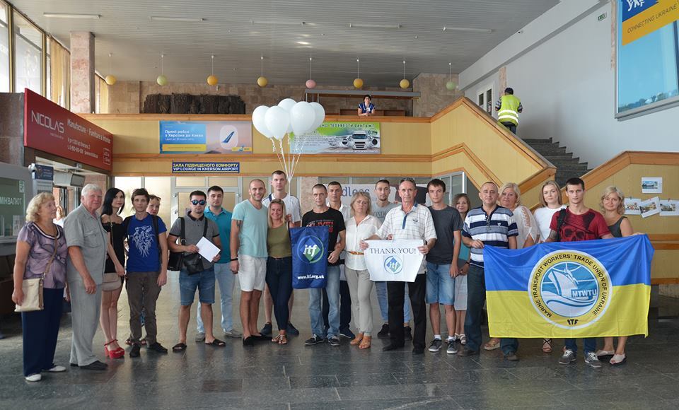 Три года в изоляции: из Омана вернулись 15 украинских моряков