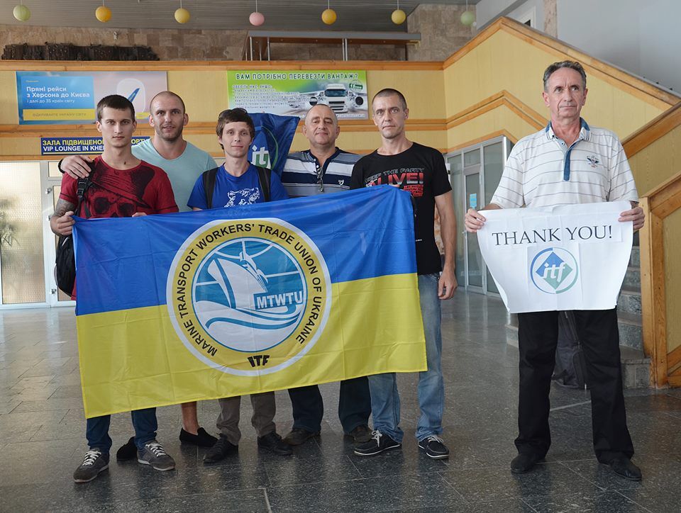 Три года в изоляции: из Омана вернулись 15 украинских моряков