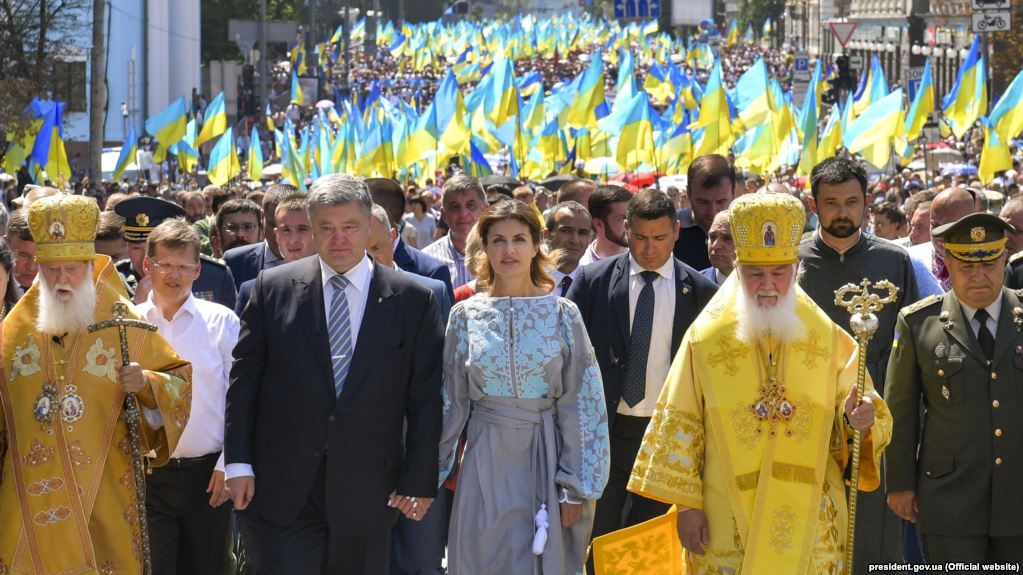 Процес розпочато: що таке Томос і як він змінить церкву в Україні