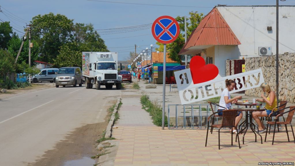 Охочих немає: з'явилися фото порожнього популярного місця у Криму