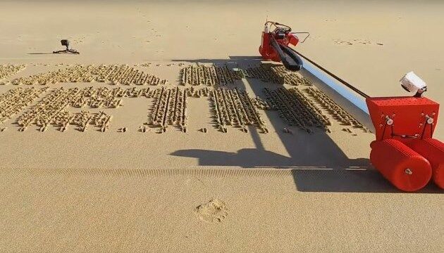 Тексты на песке: в Испании появился робот-принтер