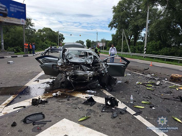 В авто ніхто не вижив: у Чернігові сталася кривава аварія