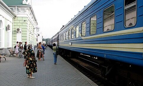 В разгар сезона поезда на Бердянск будут ездить в два раза чаще