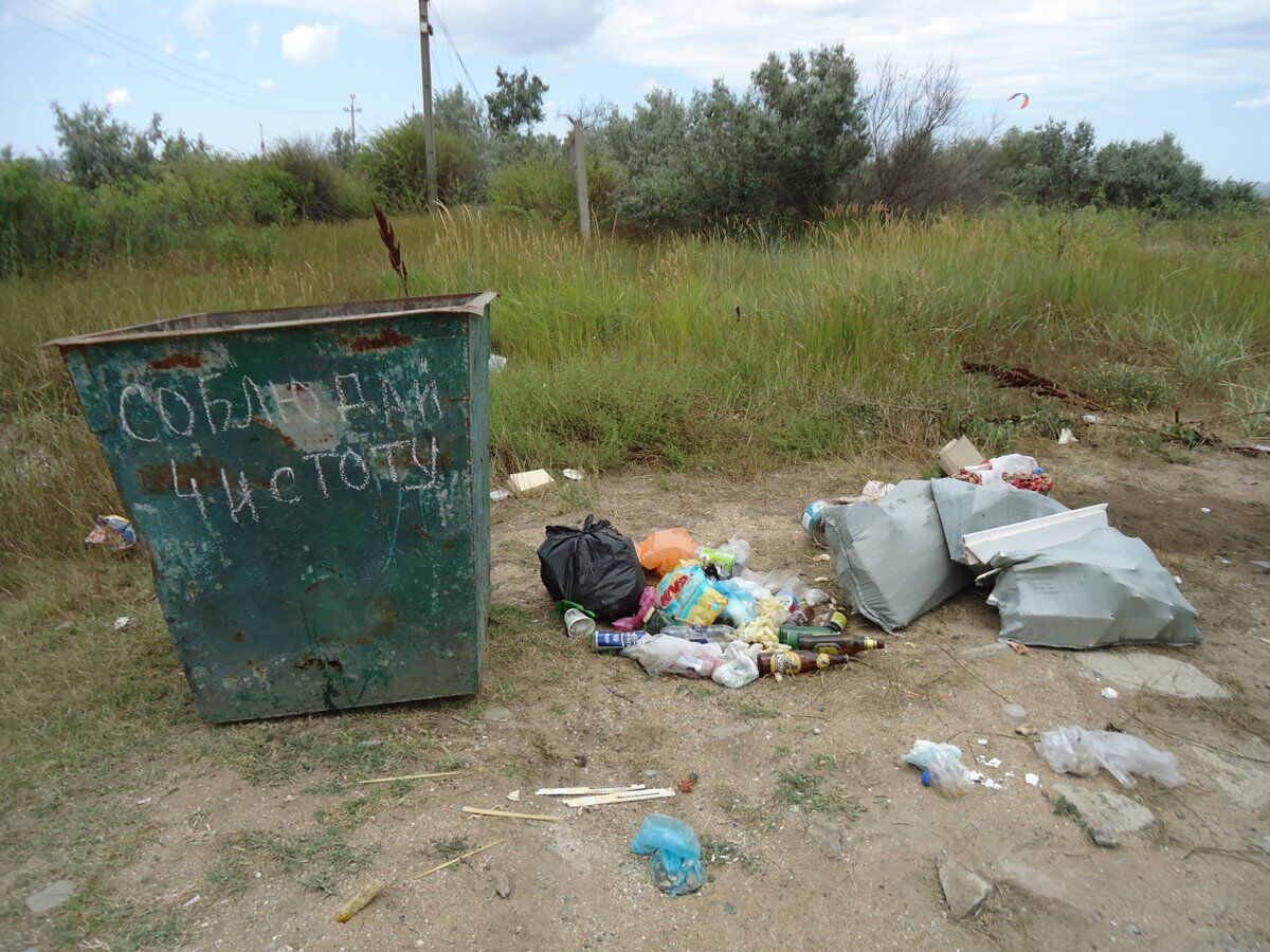 Грязь и нищета: появились свежие фото с курортов Крыма