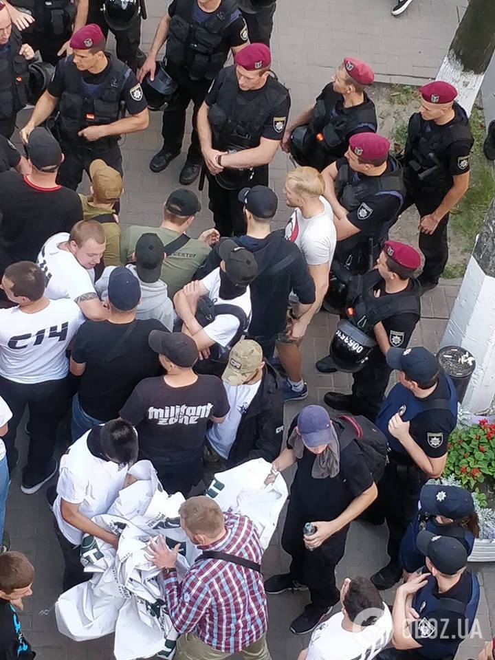 У Києві жорстоко побили політика: перші фото та відео з місця НП