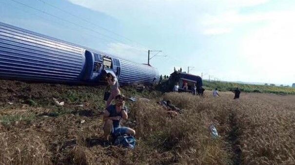 У Туреччині сталася катастрофа з поїздом: 24 загиблих