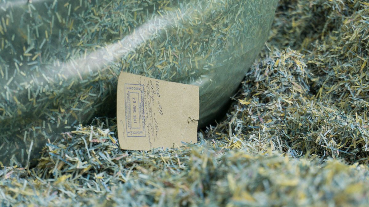Под Днепром нашли мешки с миллионами гривен