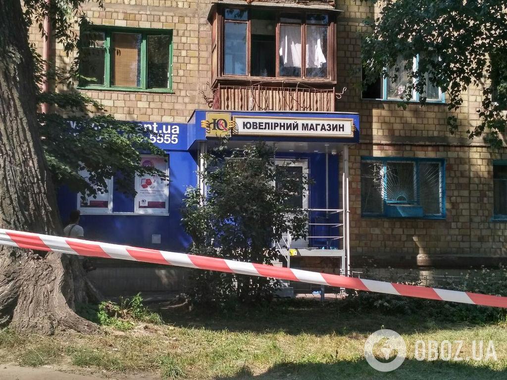 Збройний напад на "ювелірку" у Києві: з'явилися нові подробиці смертельної НП 