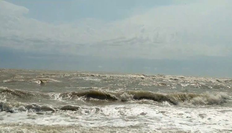 В Запорожской области на побережье Азовского моря ожидается шторм