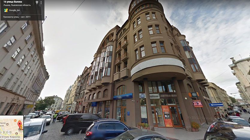 Квартиры, авто и дома: во Львове судью "засыпали" ценными подарками