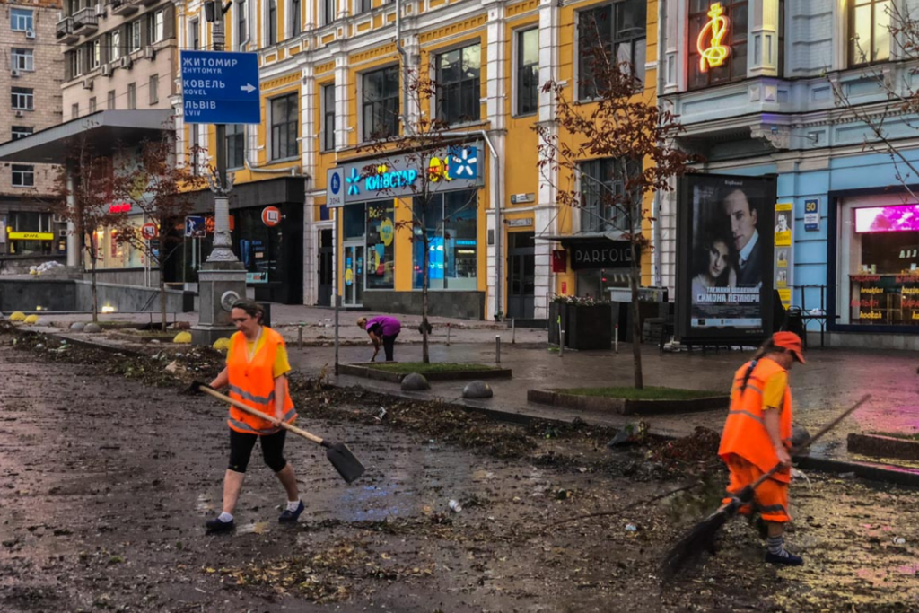 Наслідки зливи в центрі Києва